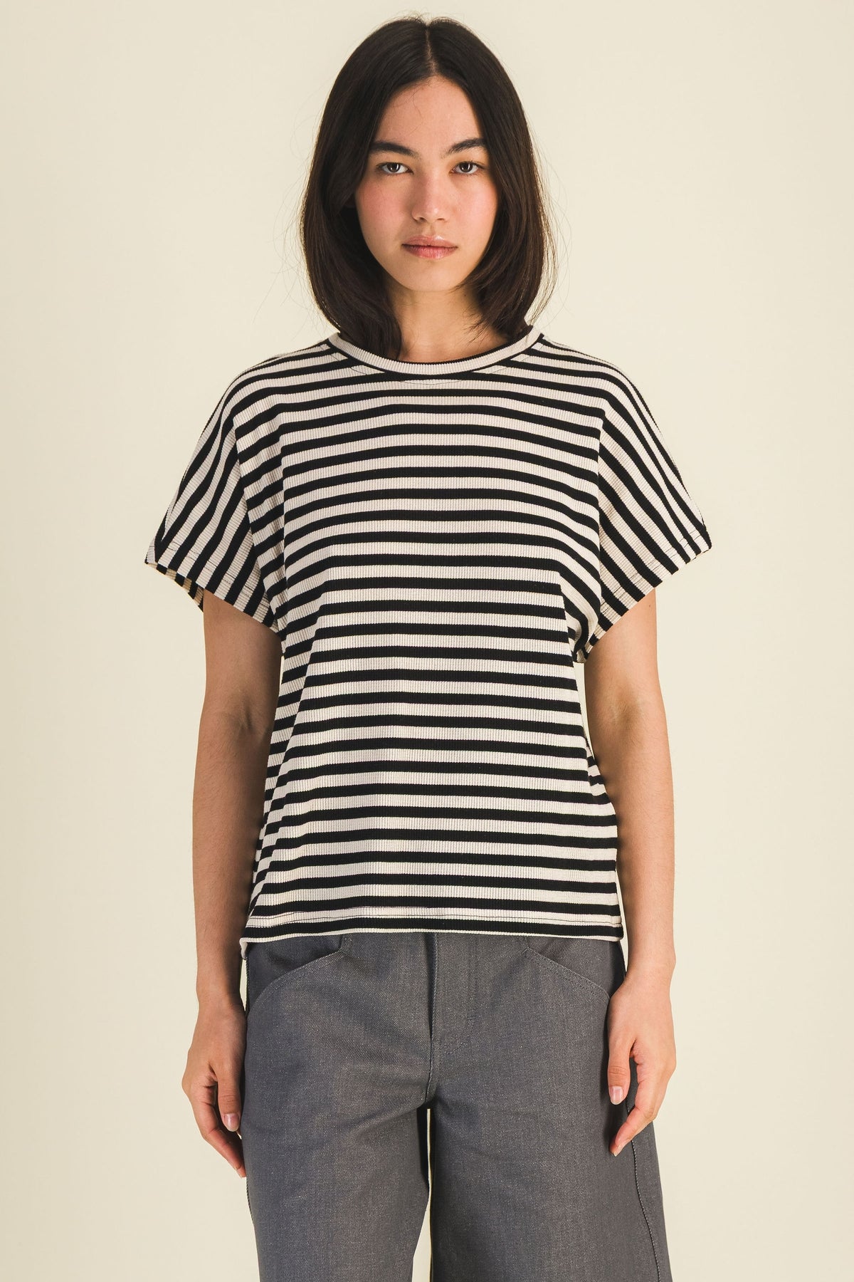 Debardeur-raye-noir-blanc-femme-una-2-3.jpg