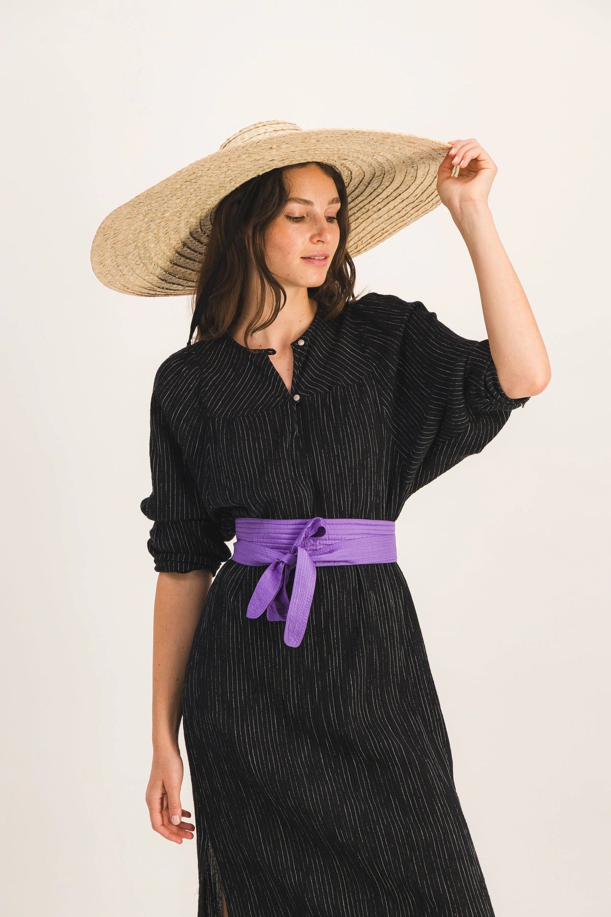 Robe-longue-elegante-gaze-coton-et-lin-kiki_Noire6.webp