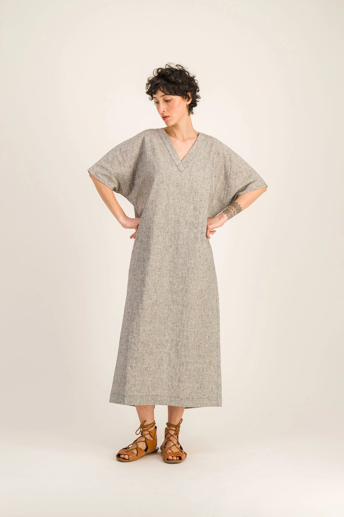 Robe-longue-manches-courtes-lin-coton-ernestine_Lin6.webp
